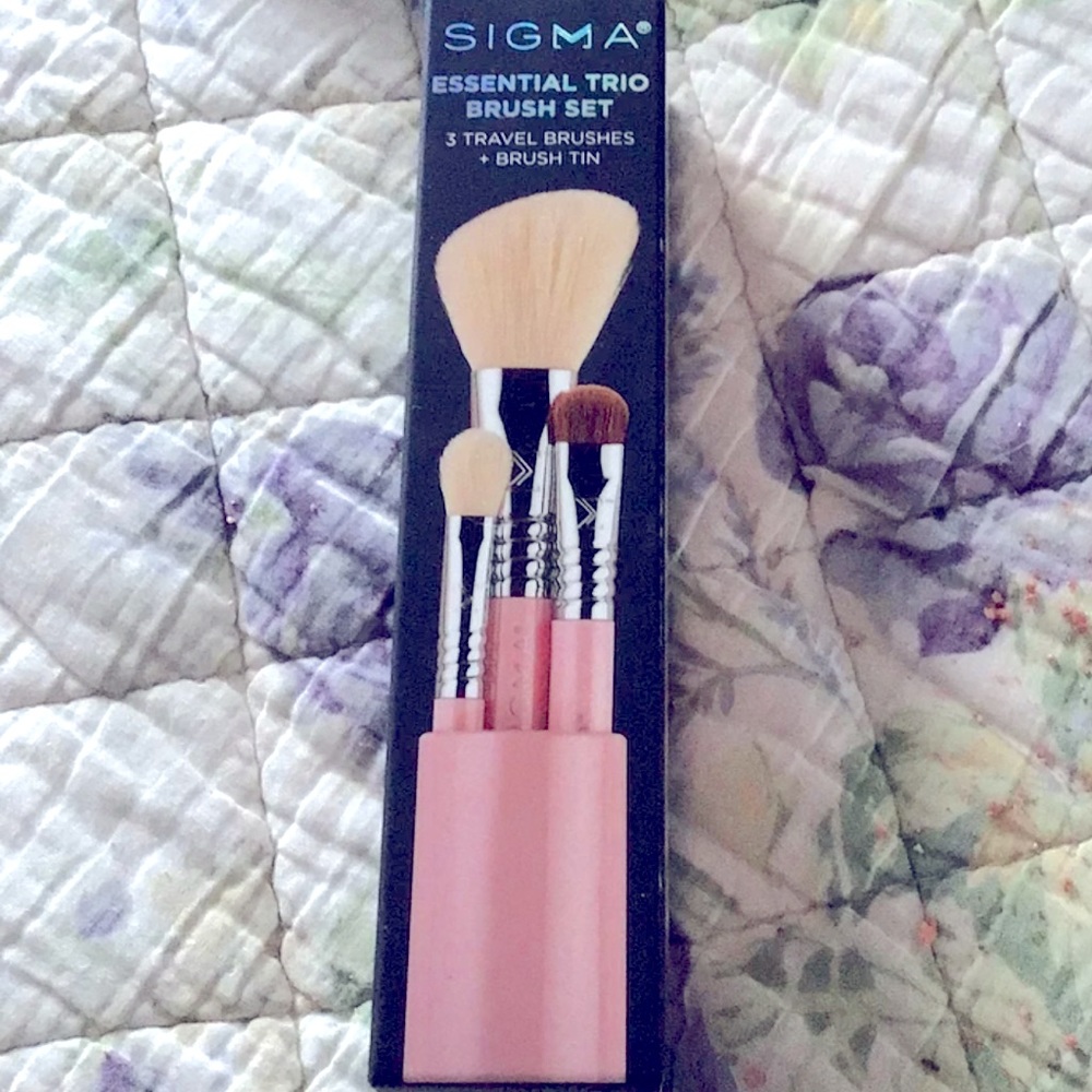 Sigma face and eye brush trio set authentic and new in box